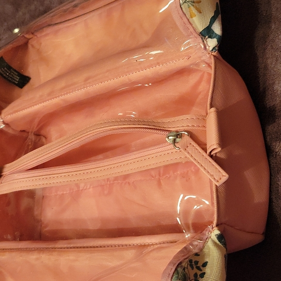 Toiletries Travel Bag - Picture 3 of 8